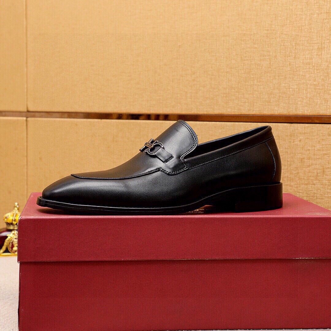 Ferragamo Leather Hardware Loafers